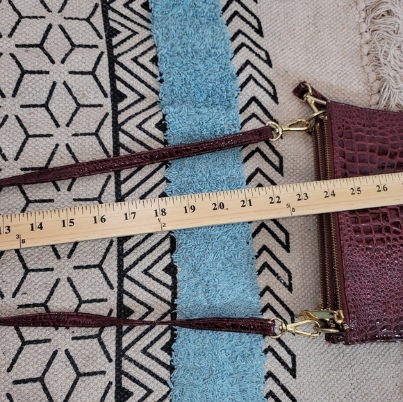 VICTOR MAROON FAUX SNAKESKIN WRISTLET - Picture 6 of 14